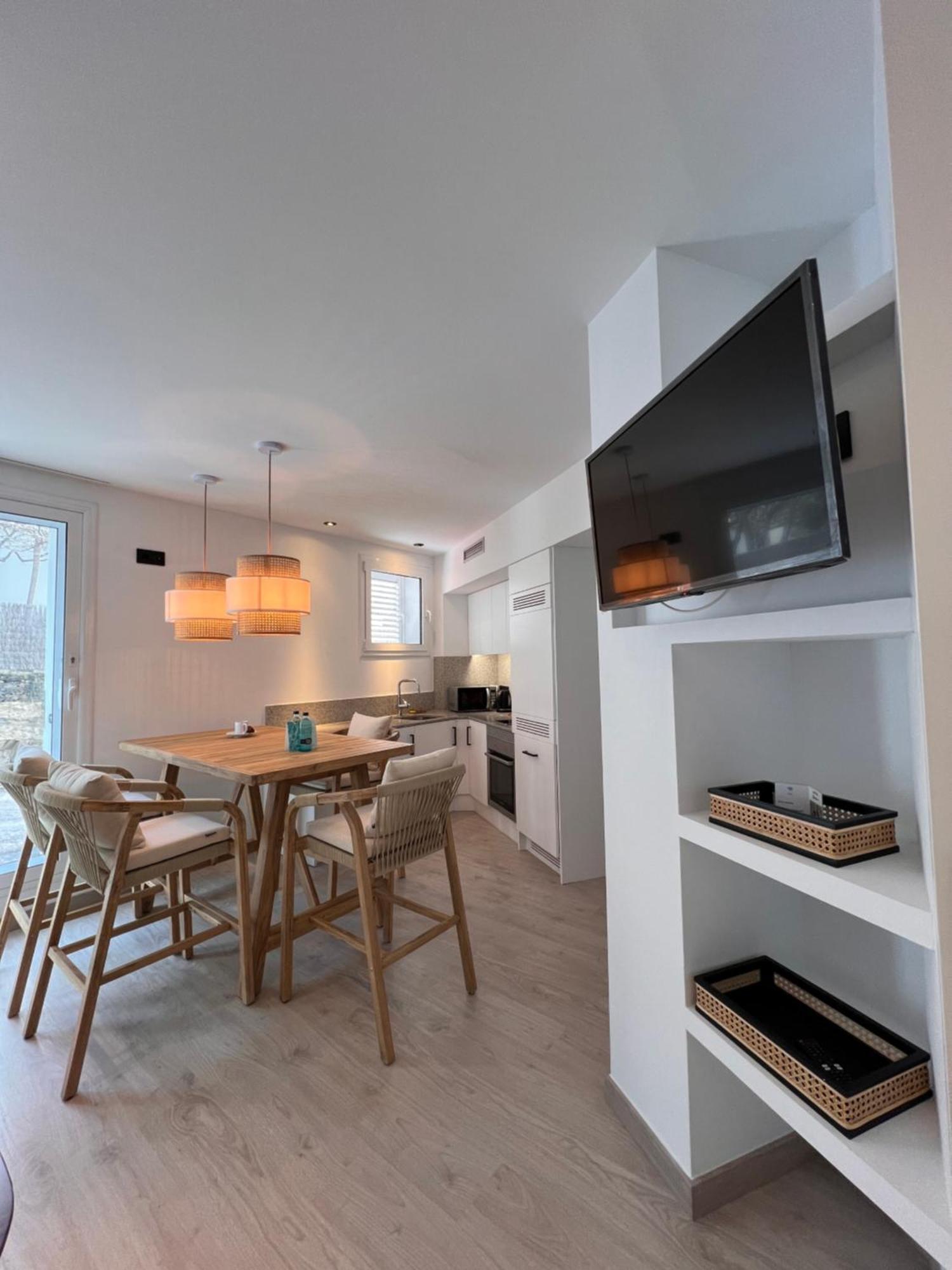 Canvas Apartments&Lofts カダケス エクステリア 写真