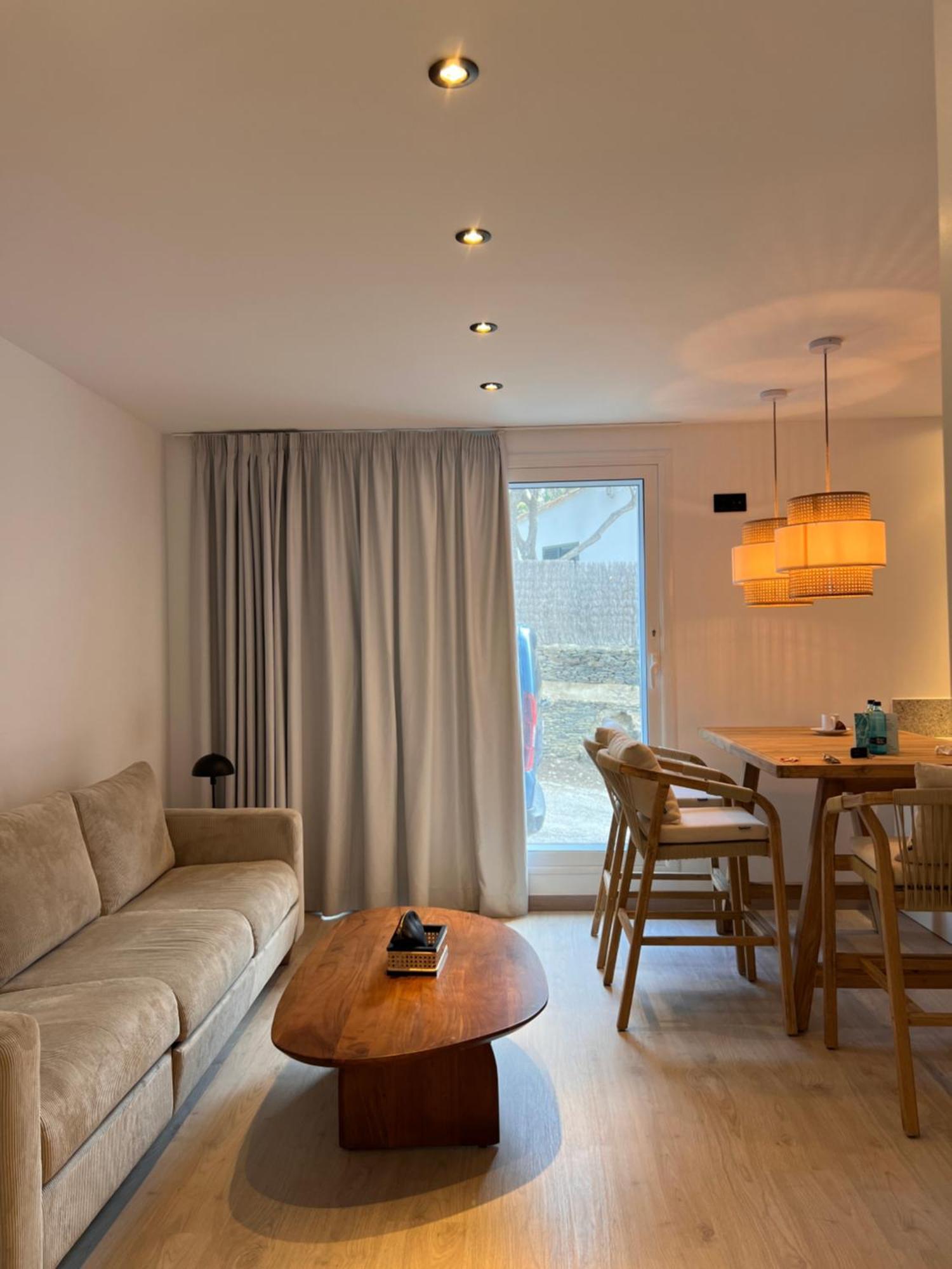 Canvas Apartments&Lofts カダケス エクステリア 写真